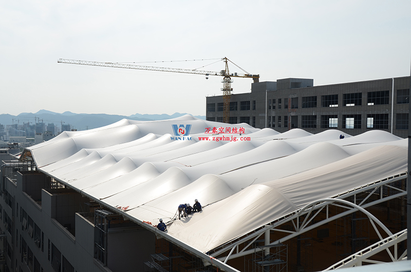 浙江真愛毯業(yè)科技有限公司廠房三屋面膜結(jié)構(gòu)工程完工大吉！