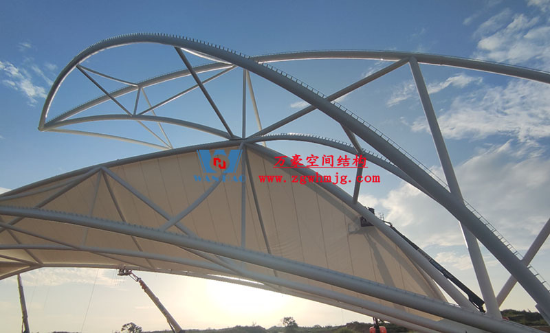 膜結(jié)構(gòu)大門出入口的優(yōu)勢特點
