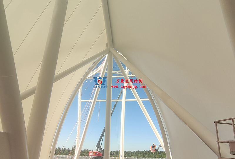 陜西定邊馬蓮灘沙漠公園鋼膜結(jié)構(gòu)工程“奮力快跑”，工程“進(jìn)度條”刷新了!