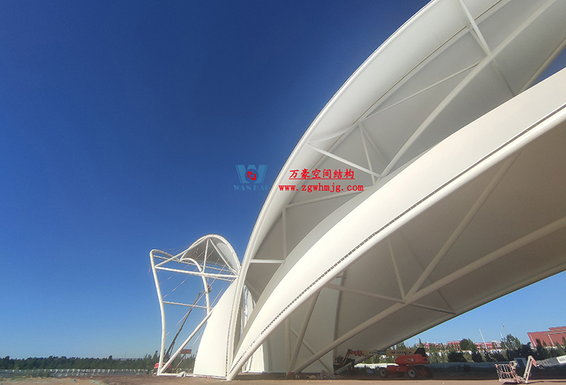 陜西定邊馬蓮灘沙漠公園鋼膜結(jié)構(gòu)工程“奮力快跑”，工程“進(jìn)度條”刷新了!