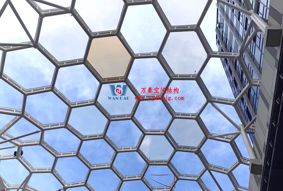 已完工，這個ETFE氣枕商業(yè)天幕閃亮登場！