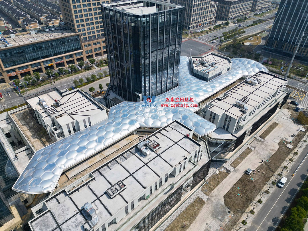 已完工，這個ETFE氣枕商業(yè)天幕閃亮登場！