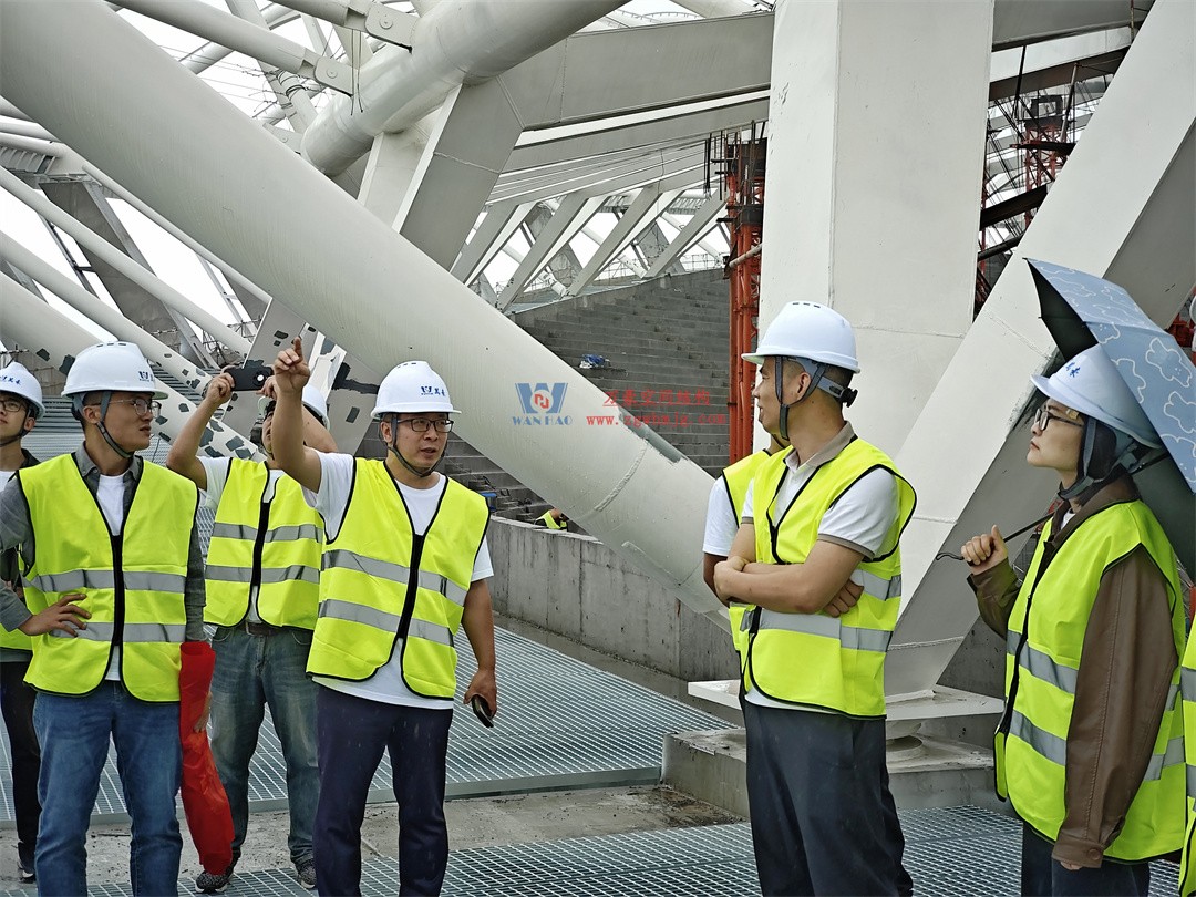 標(biāo)桿引領(lǐng)，智啟未來(lái)——萬(wàn)豪集團(tuán)營(yíng)銷(xiāo)、設(shè)計(jì)與技術(shù)骨干共赴無(wú)錫奧體中心，現(xiàn)場(chǎng)觀摩學(xué)習(xí)解鎖“創(chuàng)新密碼”