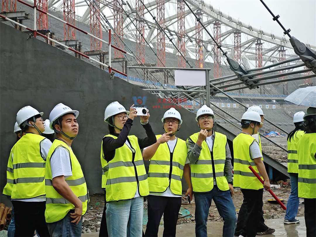 標(biāo)桿引領(lǐng)，智啟未來(lái)——萬(wàn)豪集團(tuán)營(yíng)銷(xiāo)、設(shè)計(jì)與技術(shù)骨干共赴無(wú)錫奧體中心，現(xiàn)場(chǎng)觀摩學(xué)習(xí)解鎖“創(chuàng)新密碼”