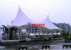 膜結(jié)構(gòu)遮陽棚工程是什么？有哪些優(yōu)勢(shì)和特點(diǎn)？